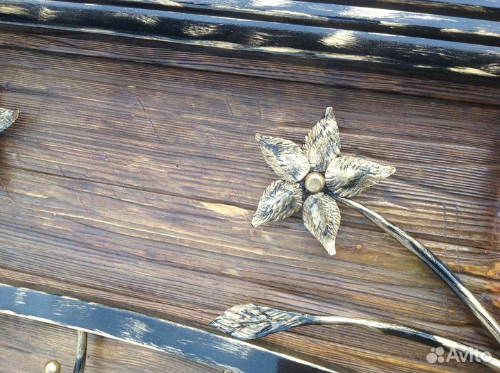 Вешалка настенная в прихожую