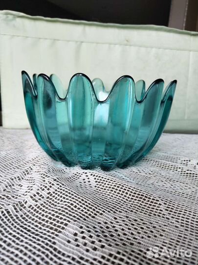 Ваза из цветного стекла