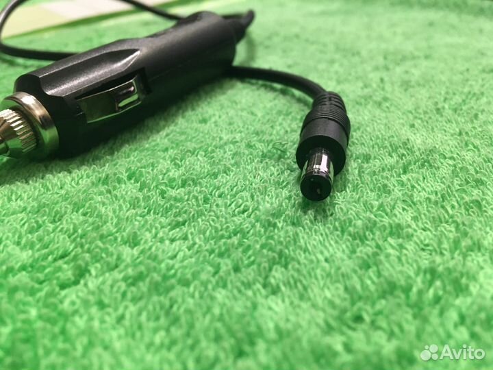 Зарядка в автомобиль с круглым штекером