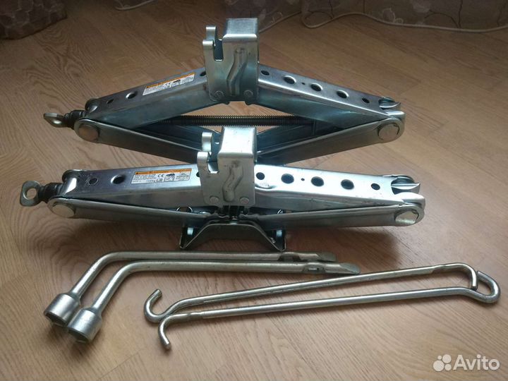 Домкрат Toyota RAV-4 Lexus RX2019-22 новый штатный