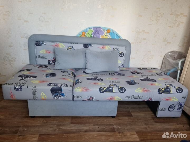 Диван подростковый