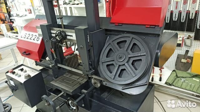 Ленточнопильный станок колонного типа