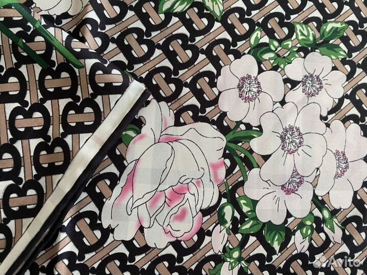 Женский шелковый платок Burberry