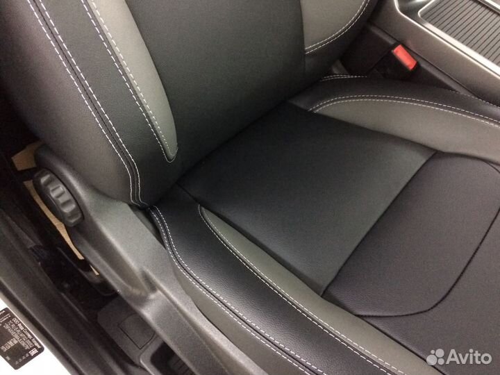 Чехлы на Ford Kuga 2 рестаилинг