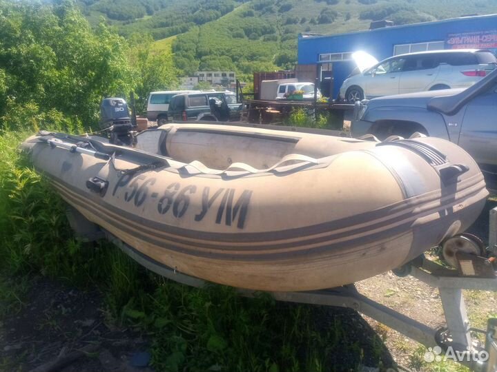 Продам моторную лодку