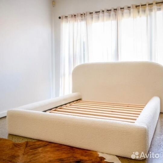 Кровать