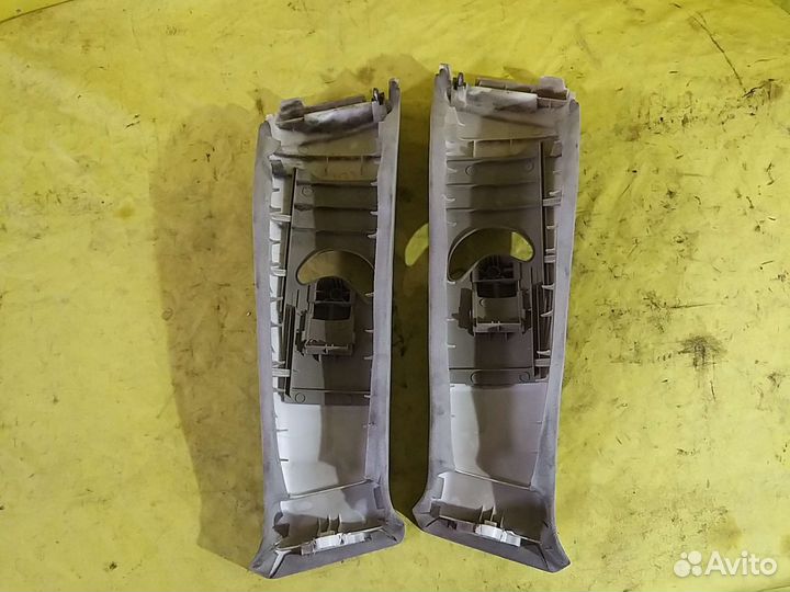 Обшивка центральной стойки Infiniti g35