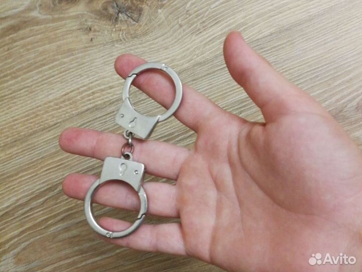 Брелок наручники