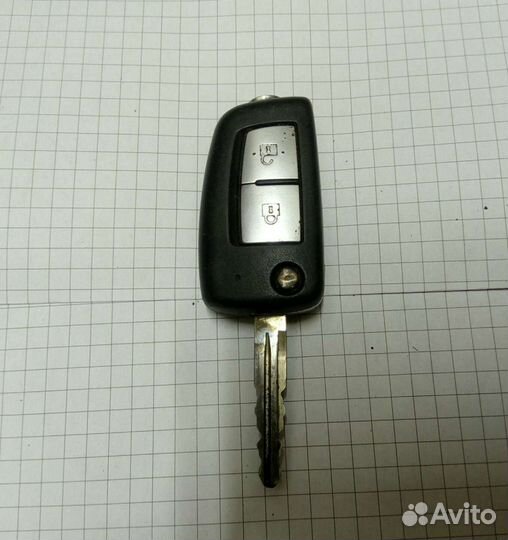Ключ автомобиля ниссан