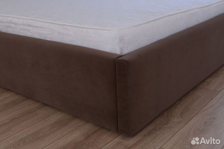 Кровать 140х200 с матрасом новая