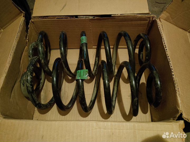 Пружины задние escalade tahoe