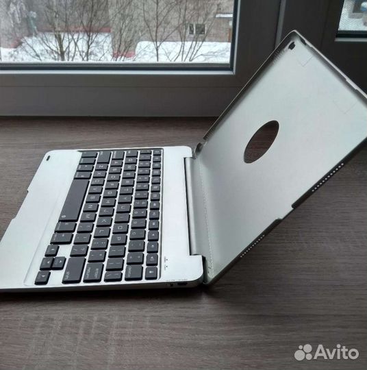Чехол iPad Pro 9,7с блютузклавой
