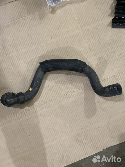 Патрубок радиатора Ford escape 12-19