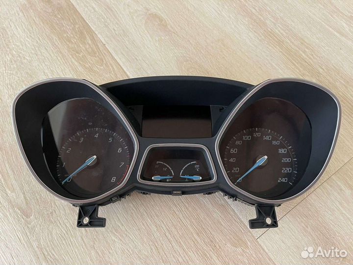 Приборная панель