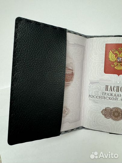 Обложка на паспорт с вышивкой ручная работа
