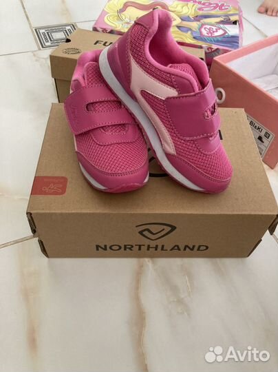 Кроссовки для девочки