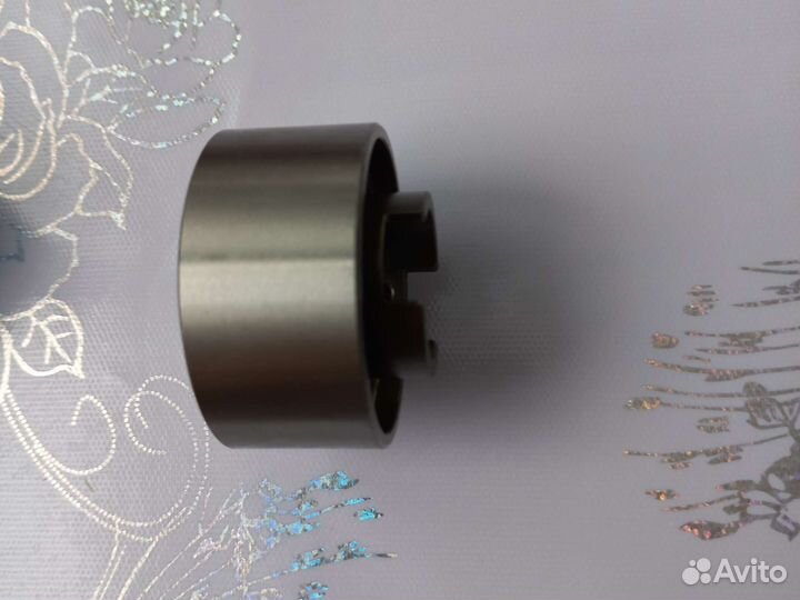 Ролик грм. Цена 1600