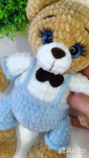 Вязаный мишка (плюшевая игрушка ручной работы)