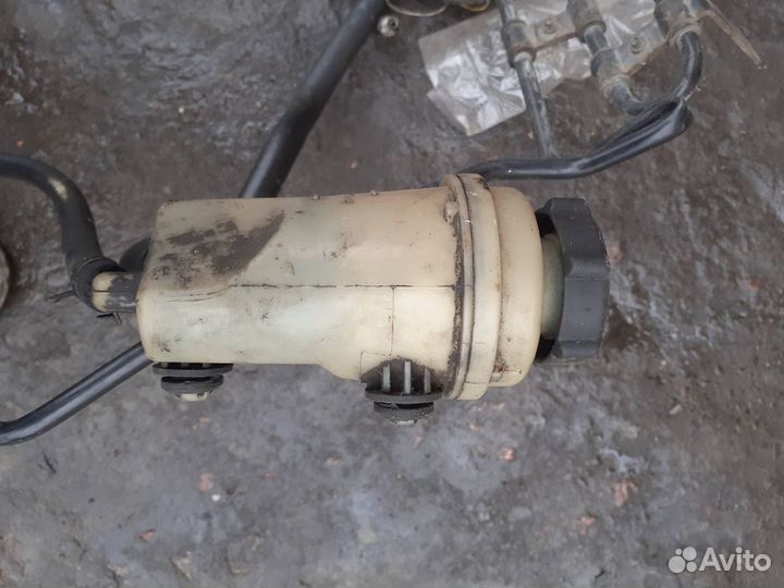 Бачок гур Форд Фокус 1