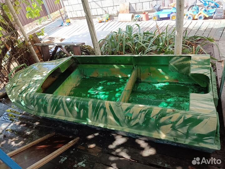 Продаю лодку Романтику