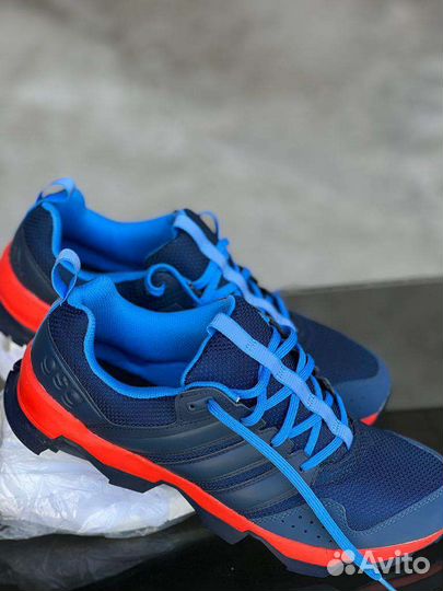 Кроссовки adidas