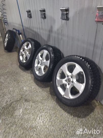 Bridgestone Blizzak Spike-01 235/55 R18