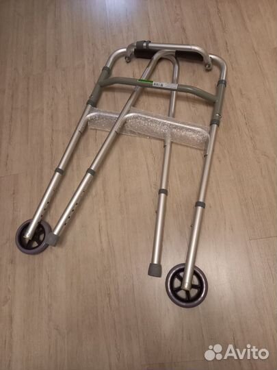 Ходунки для взрослых на колесах