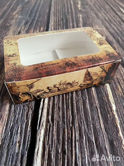 Коробка подарочная с окошком