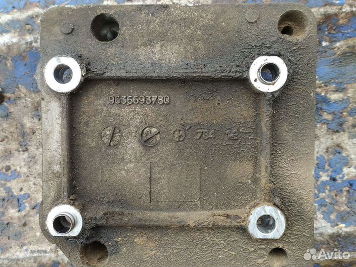 Кронштейны подушек двигателя peugeot 206