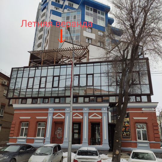 Помещение с летней верандой свободного назначения