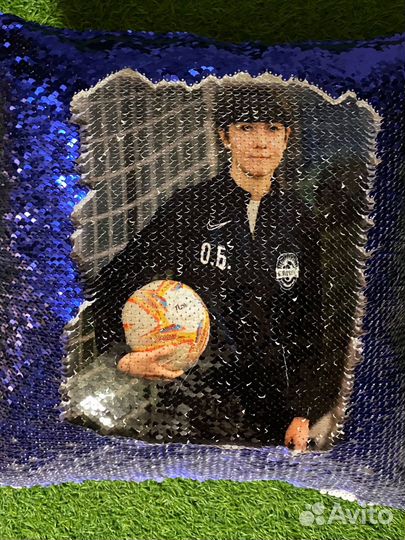 Подушка с пайетками