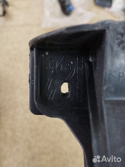 Кронштейн бампера передний левый Renault Megane 2