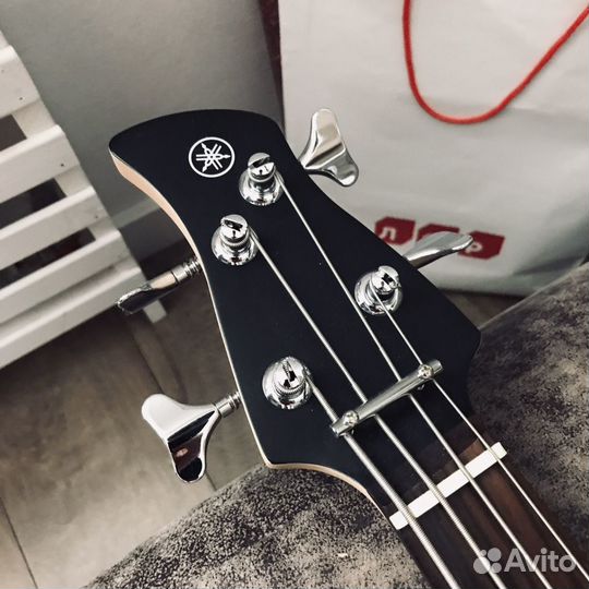 Бас гитара Yamaha trbx-174 (Old Violin Sunburst)