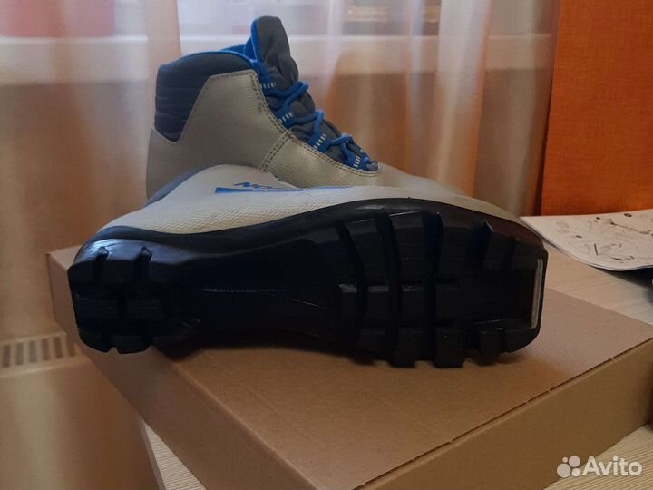 Ботинки лыжные