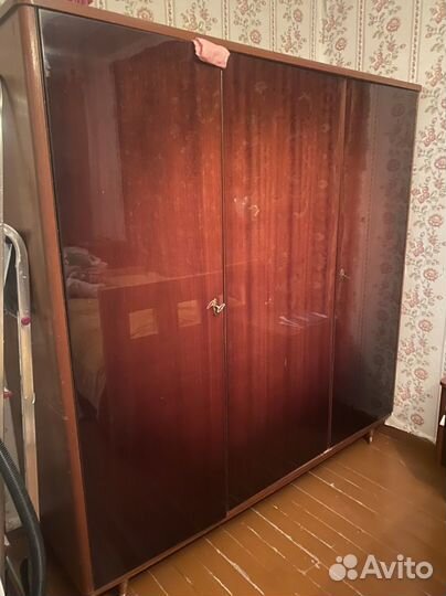 Сервант и шкаф