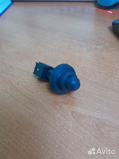 Концевик двери Renault logan