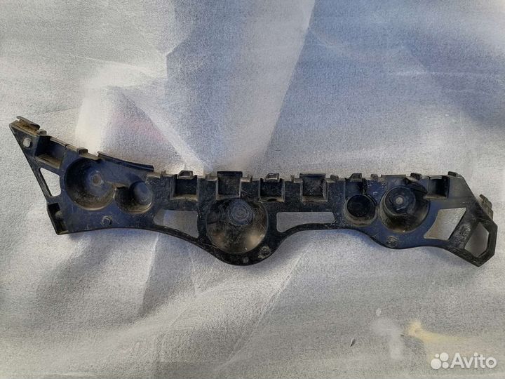 Renault Logan 2 Кронштейн заднего бампера Левый