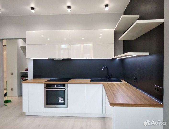 Кухонный гарнитур в стиле модерн