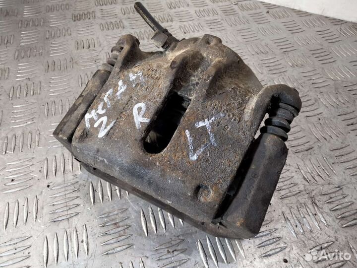 Суппорт передний правый Renault Megane II