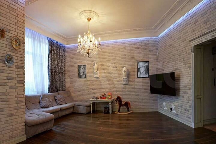 Дом 215 м² на участке 8 сот.