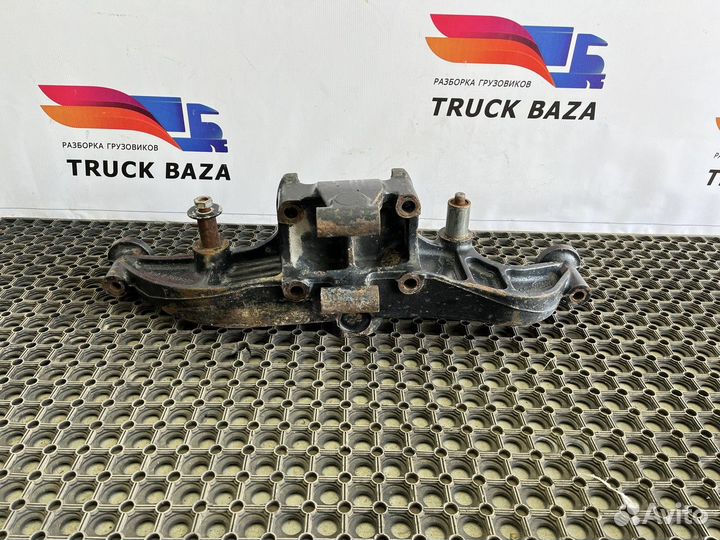 Кронштейн пневморессоры задний левый