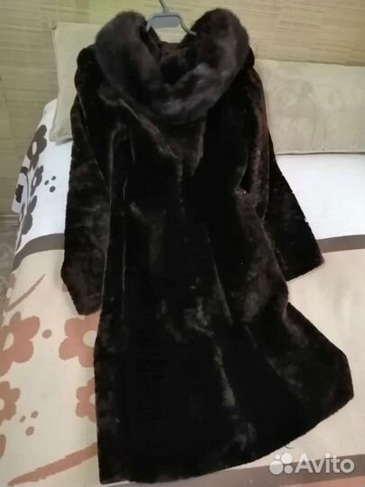 Шуба мутоновая с капюшоном