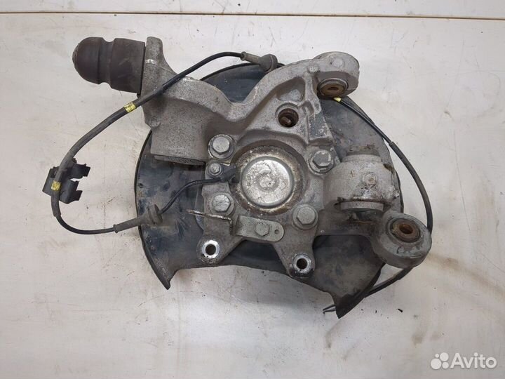 Ступица (кулак, цапфа) Volvo S80, 2002