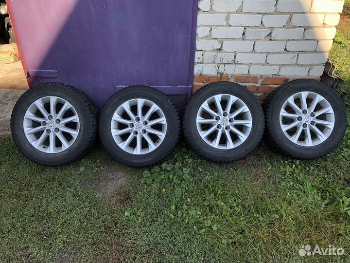 Продам комплект колес Тойота
