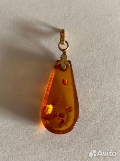 Золотой кулон янтарь СССР