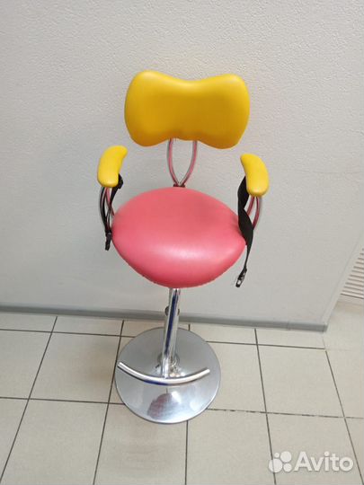 Детское кресло для стрижки