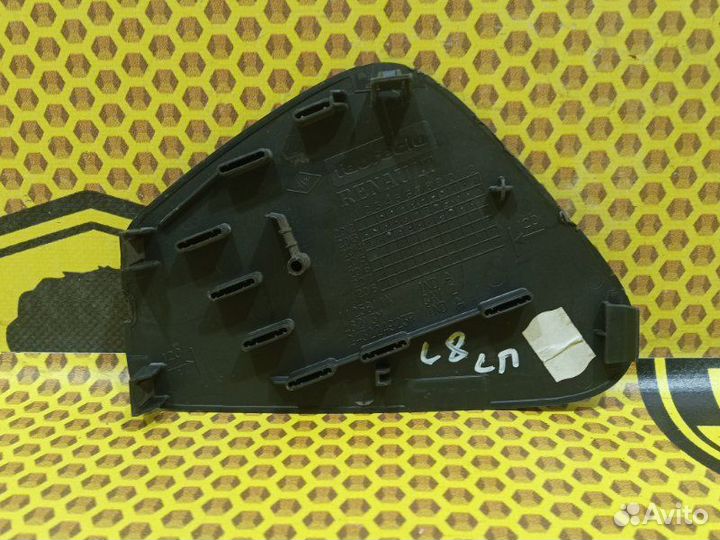 Крышка блока предохранителей салона Renault Logan