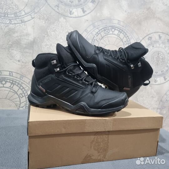 Зимние кроссовки Adidas terrex