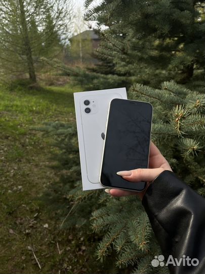 iPhone 11, 64 ГБ