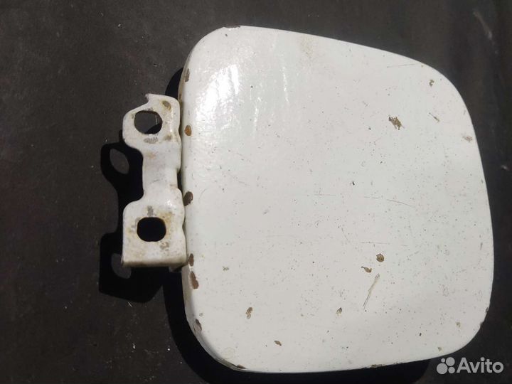 Лючок бензобака Mitsubishi Libero cv1b